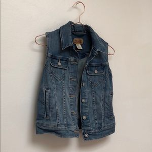 Levi’s Cropped Denim Vest Size Small Festival